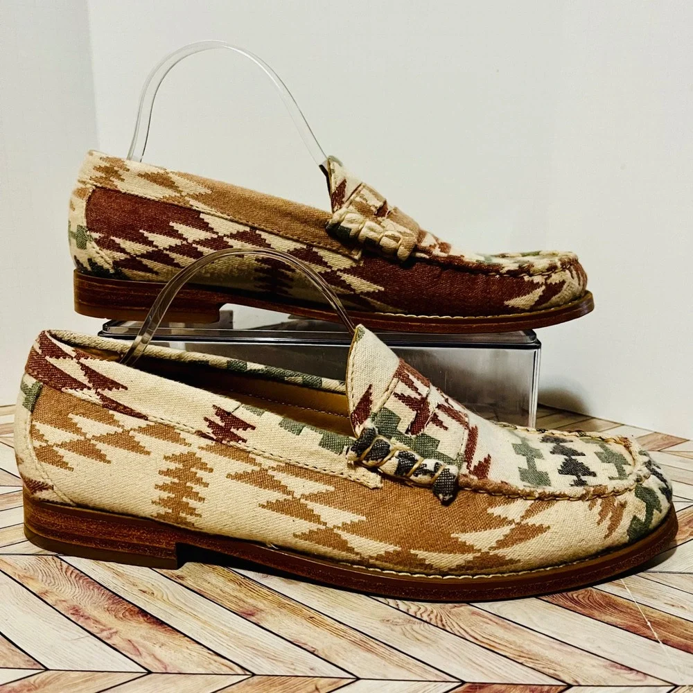 GH Bass Weejuns Larson Flannel Loafers Men 9 D Tan Brown Southwest Aztec Preppy